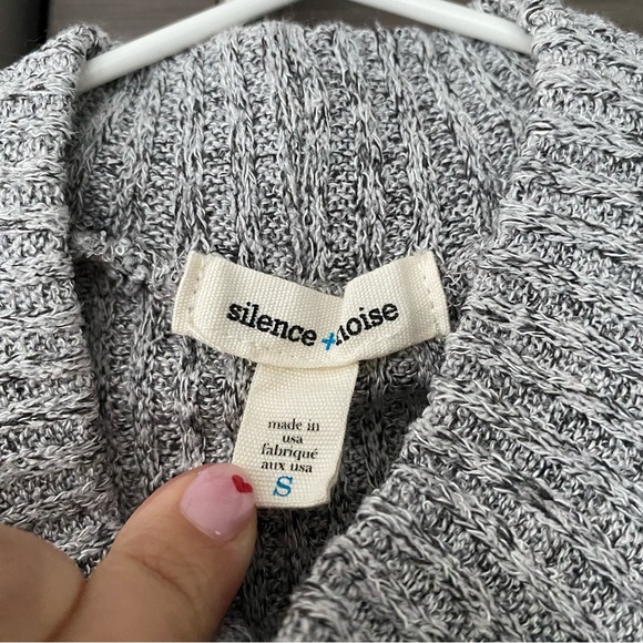 Urban Outfitters Gray Mock Neck Tank - Picture 4 of 4